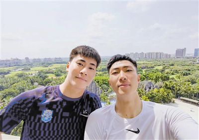 但当我们没有赢时，就变成了 ''''曼城陷入危机，巴拉巴拉''''。